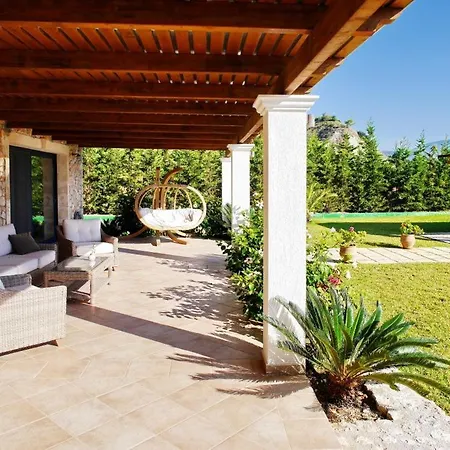 Kleismata Sleeps 6 Willa